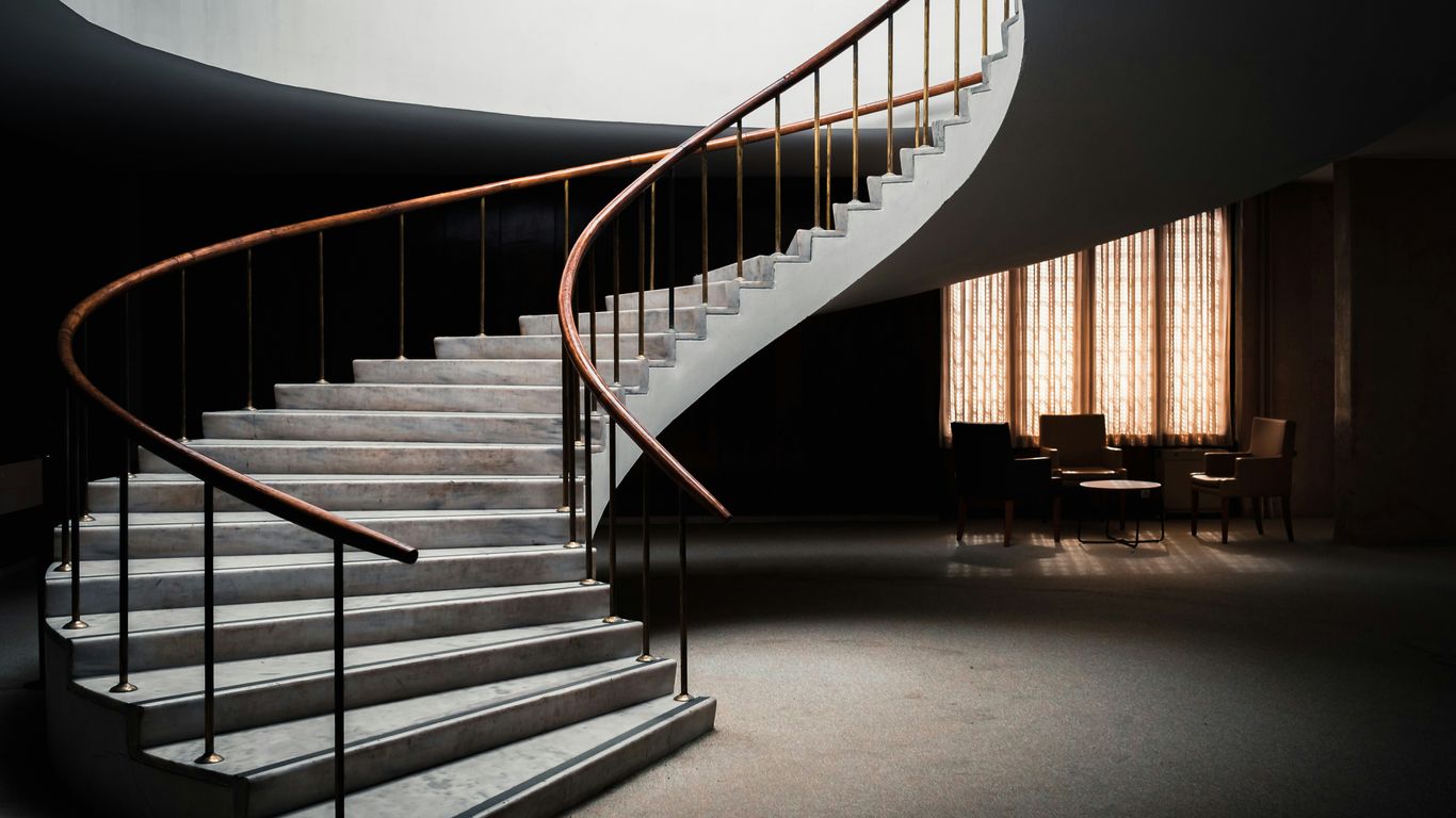 Staircase Makeover: Choosing Safe and Stylish Stair Flooring in Pasadena